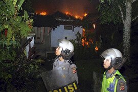 120418-fani_id_police1-270_180