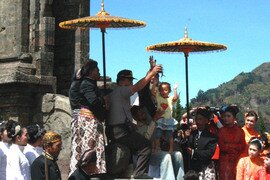 120714_zahara1_id_dieng_vg-270_180