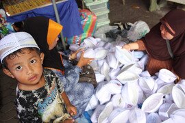 120804-stephen_th_peace2-270_180