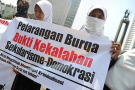 121206_fani_id_burqas-270_180