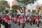 Amiruddin Saputra bergabung dengan parade obor di Cilebut Barat di Bogor, Jawa Barat, merayakan Tahun Baru Islam pada tanggal 5 November. Pemuda 17 tahun ini memimpin sekelompok pemain tambur, termasuk anggota kelompok pengajian Al-Qur'an, untuk merayakan acara meriah tersebut. [Zahara Tiba/Khabar]