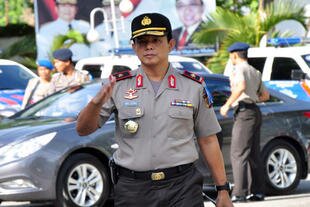 Kapolda Sulawesi Tengah Ari Dono Sukmanto (foto) mengatakan pihaknya dan kepolisian Sulawesi Selatan sedang mencari orang yang bertanggung jawab dalam memanggil warga Indonesia dan Malaysia untuk jihad melalui Facebook pada awal Januari. [Dio Pratama/Khabar]