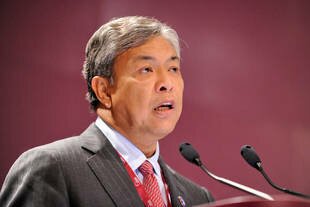 Extremism will not be tolerated in Malaysia, Home Minister Zahid Hamidi– seen speaking at a security summit in Singapore in 2012– told Khabar Southeast Asia. [Roslan Rahman/AFP]