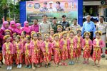Narathiwat Governor Apinan Seutanuwong (centre in tan uniform) came to Gadeng, Narathiwat on February 18th to salute the villagers for its strategy to keep their area free of insurgent violence. [Rapee Mama/Khabar]