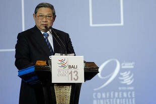 Indonesian President Susilo Bambang Yudhoyono speaks Tuesday (December 3rd) during the opening of the 9th WTO Ministerial meeting in Nusa Dua, Bali. The president visited Sampang on Madura Island on Wednesday to inspect Sunni-Shiite reconciliation efforts. [AFP/Abror Rizki] 
