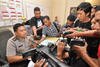 Juru Bicara Polda Sulawesi Tengah Soemarmo bertemu dengan wartawan pada tanggal 23 Maret. [M. Taufan S.P. Bustan/Khabar] 