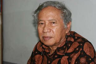 Islam in Indonesia is fundamentally non-radical, says Muslim intellectual Dawam Rahardjo. [Yosita Nirbhaya/Khabar]