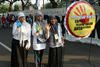 Youths in Solo, Indonesia join an anti-smoking campaign during World No Tobacco Day on May 31st. [Yenny Herawati/Khabar]