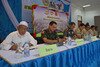  Imams and other local leaders in Sungai Kolok district sign a Memorandum of Understanding on June 15th promising to fight drugs, gambling and other vices. [Rapee Mama/Khabar] 