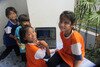Sekolah Gembala Baik menawarkan pengajaran gratis untuk anak-anak Myanmar yang tinggal di Phuket. [Somchai Huasaikul/Khabar] 