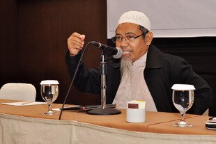 Former jihadist Abdul Rahman Ayub speaks at a journalism training in Palu, Central Sulawesi hosted by the National Counterterrorism Agency (BNPT) on August 29th [M. Taufan S.P. Bustan /Khabar] 